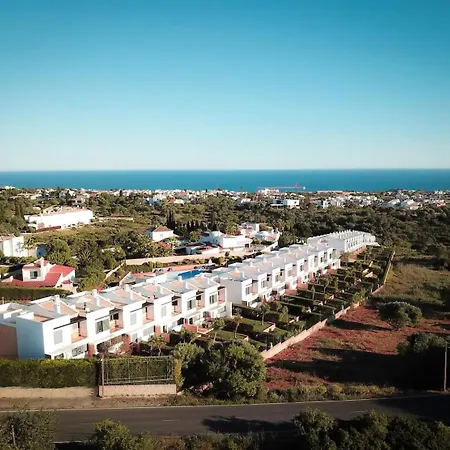 Villa Three Bedroom Sea View Townhouse *