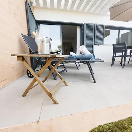 Villa Three Bedroom Sea View Townhouse *