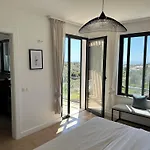 וילה Three Bedroom Sea View Townhouse *