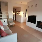 Three Bedroom Sea View Townhouse וילה *
