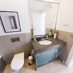 Three Bedroom Sea View Townhouse וילה