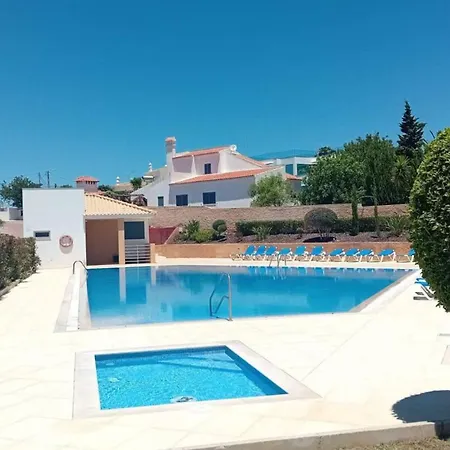 Three Bedroom Sea View Townhouse וילה