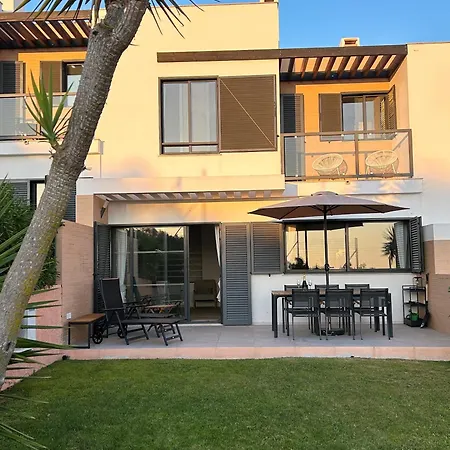 Three Bedroom Sea View Townhouse 빌라 *