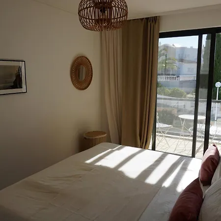 Three Bedroom Sea View Townhouse *