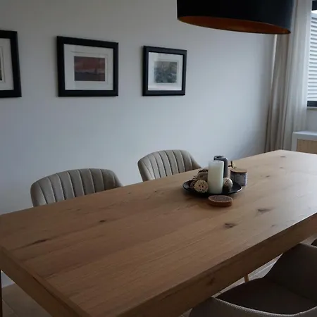 Three Bedroom Sea View Townhouse *