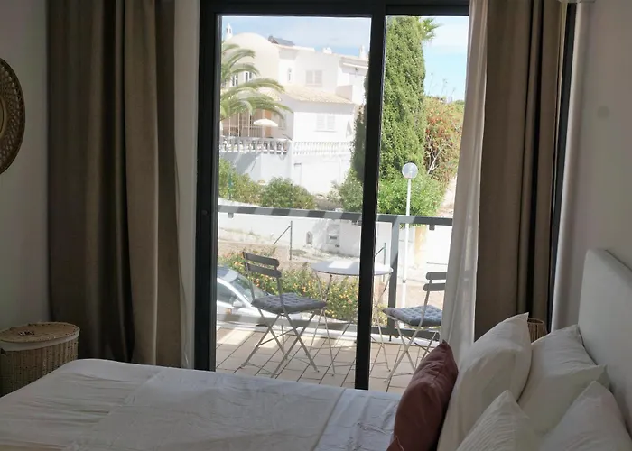 Three Bedroom Sea View Townhouse البوفيرا