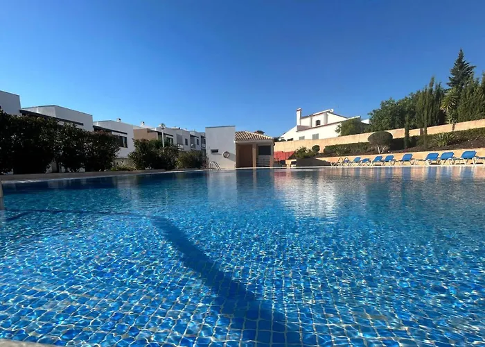 فيلة Three Bedroom Sea View Townhouse *