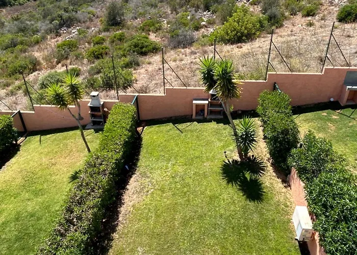 Three Bedroom Sea View Townhouse *