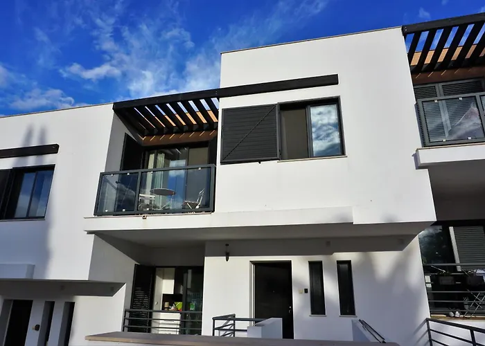 Three Bedroom Sea View Townhouse فيلة