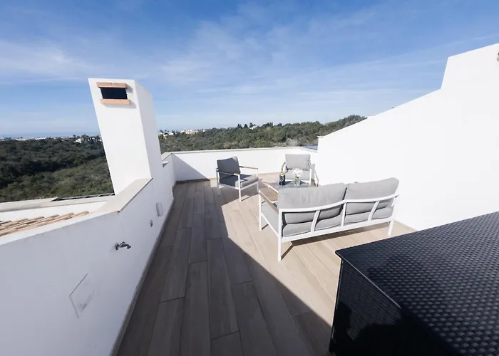 Three Bedroom Sea View Townhouse البوفيرا