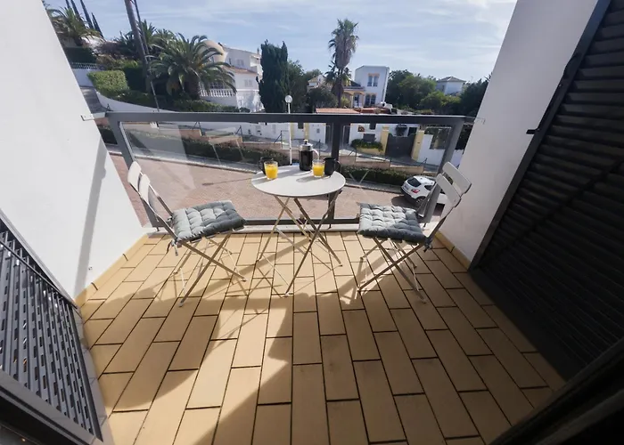 Three Bedroom Sea View Townhouse