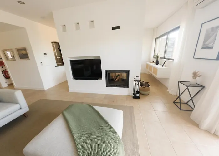 Three Bedroom Sea View Townhouse البوفيرا