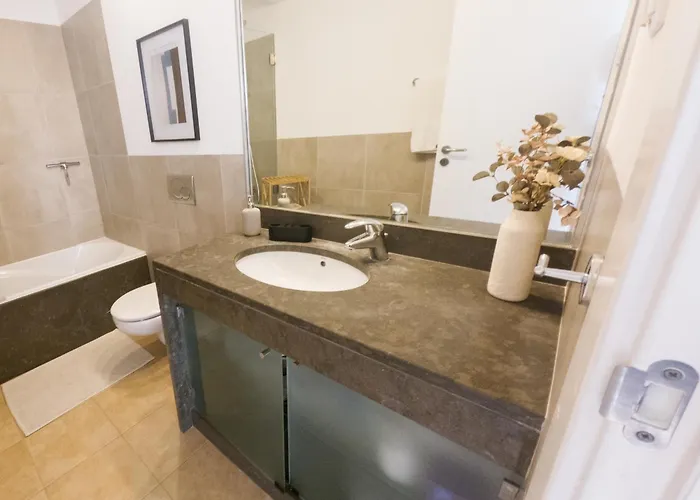 Three Bedroom Sea View Townhouse *