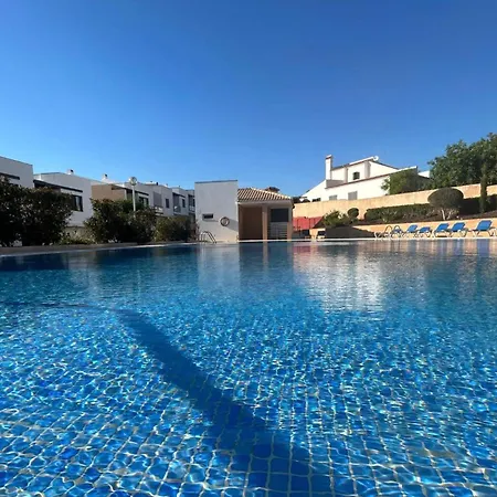 Вілла Three Bedroom Sea View Townhouse *