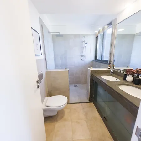 Three Bedroom Sea View Townhouse Вілла