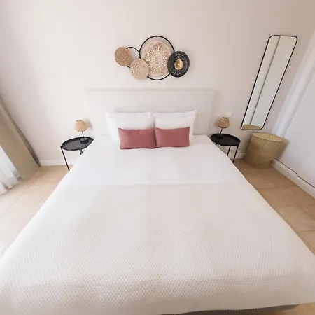 Three Bedroom Sea View Townhouse Вілла